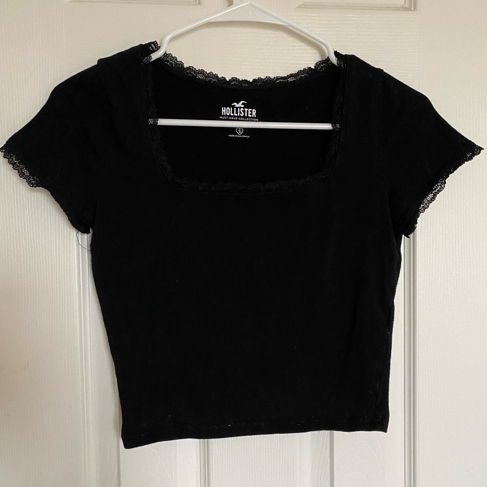 Hollister Baby Tee Black